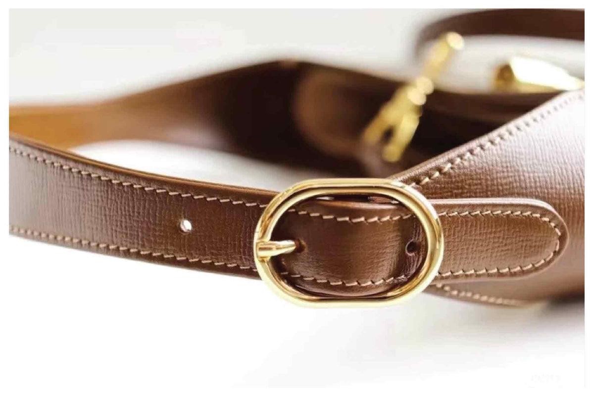 Oval Center Bar Buckle