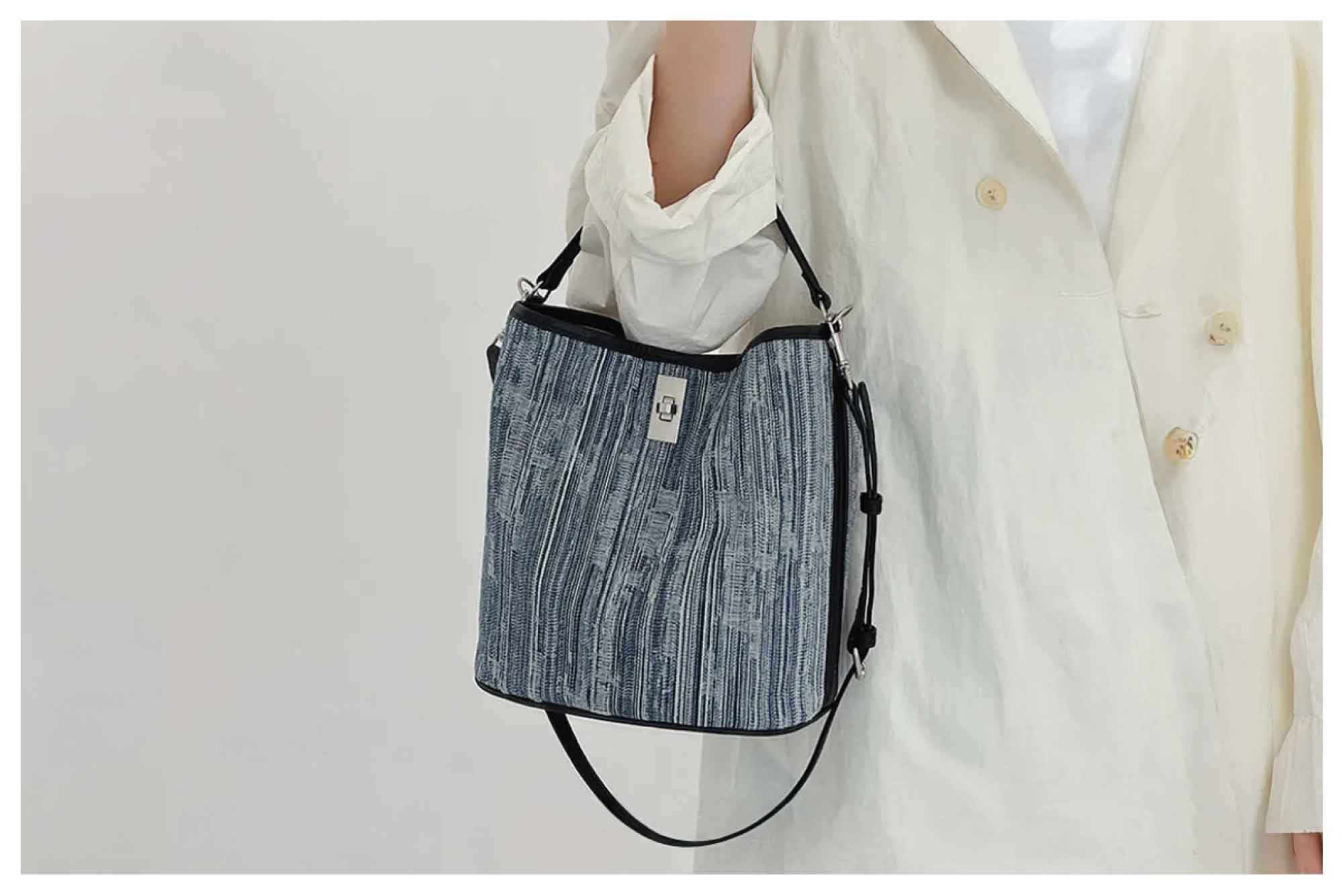 Rectangle Turn Lock II – Made on Jupiter