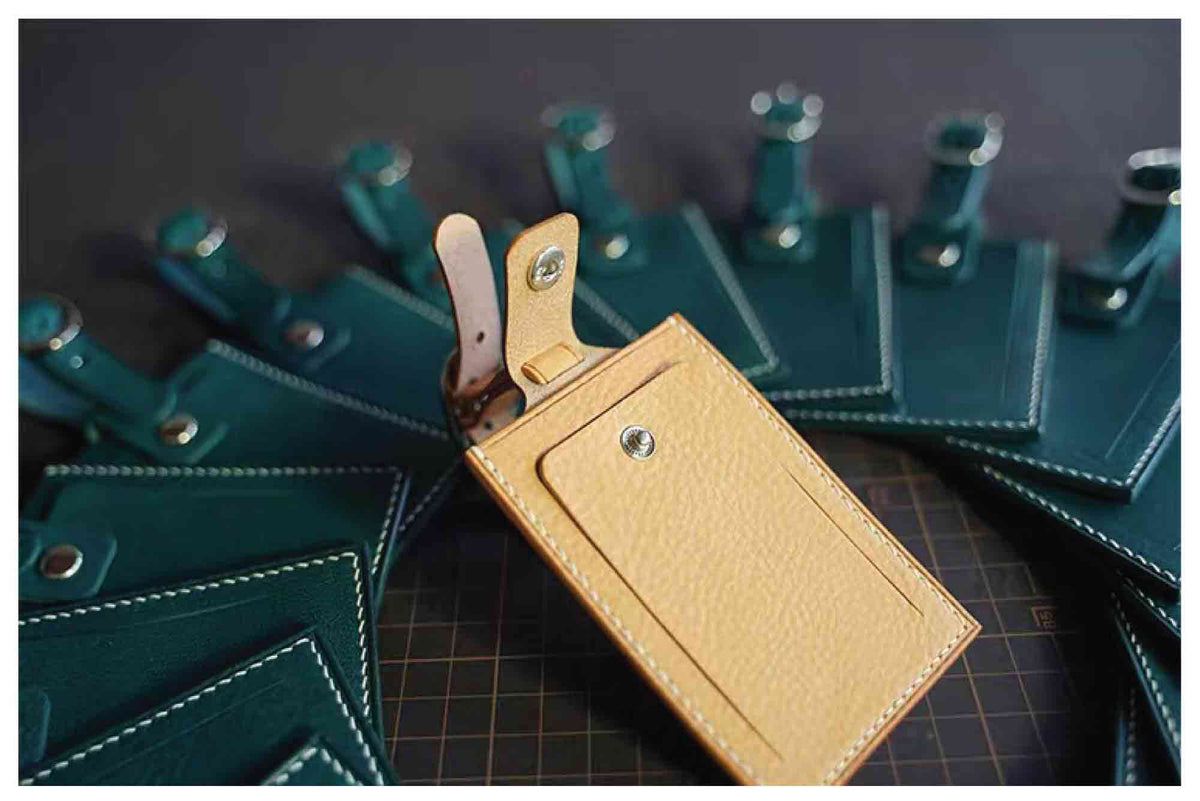 Signature Luggage Tag Set
