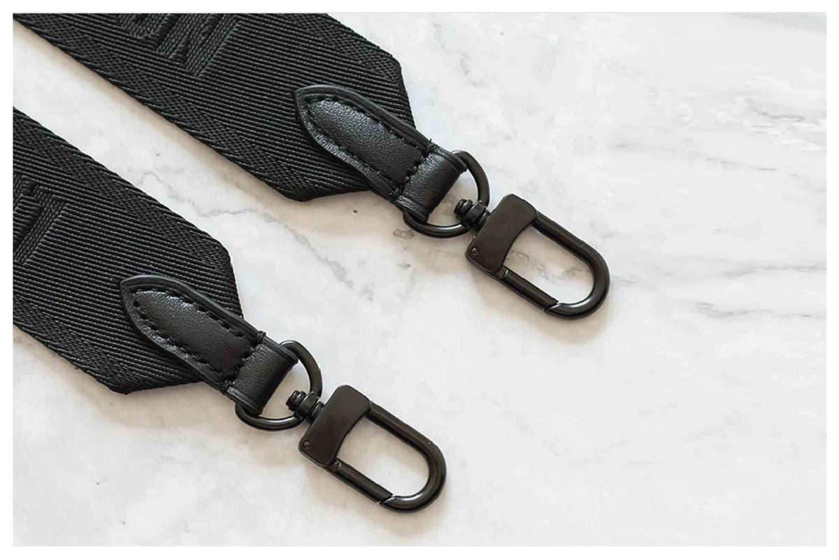 Black Swivel Bolt Snap
