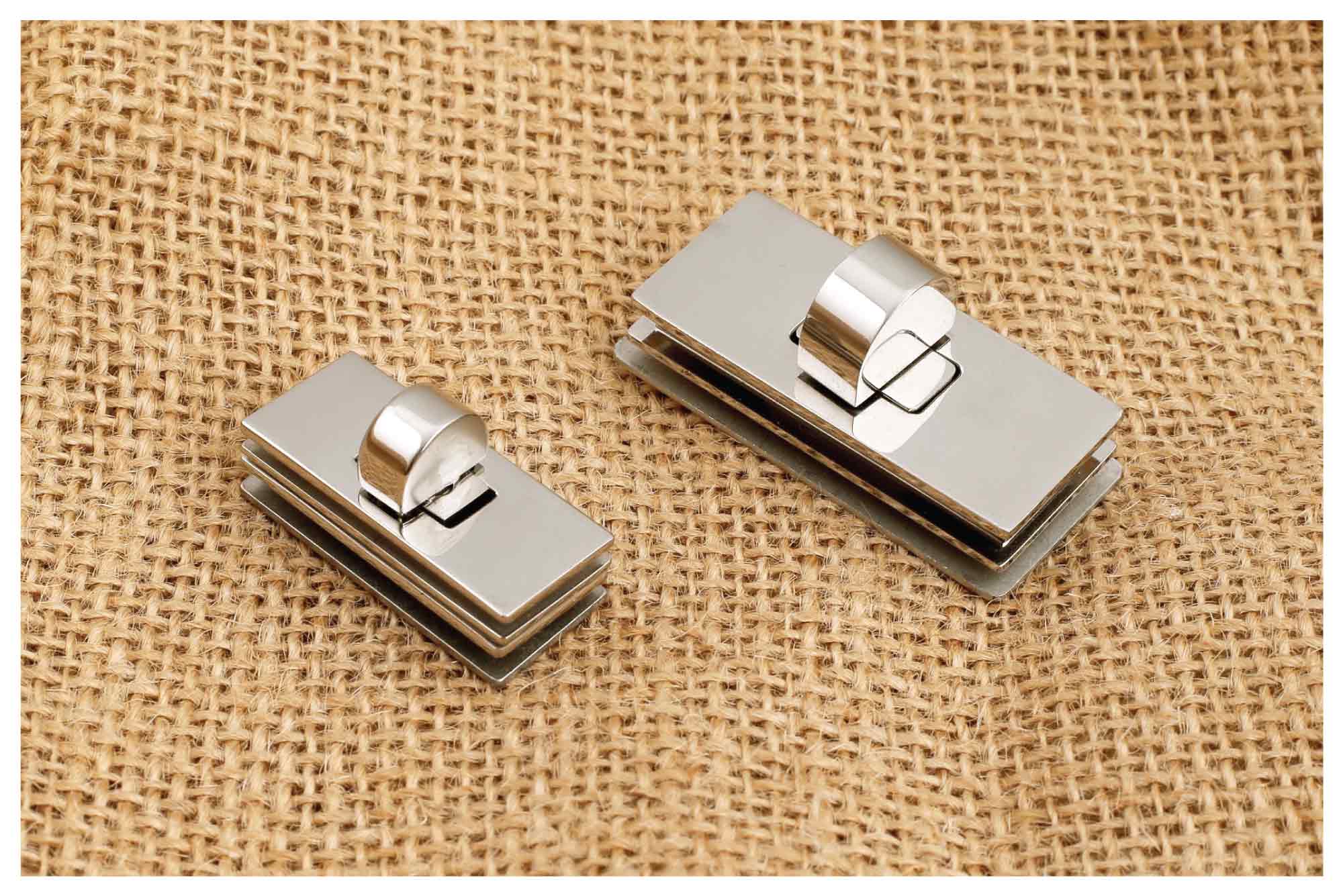 Rectangle Turn Lock II – Made on Jupiter