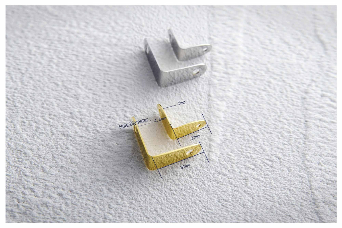 Angle Clasp
