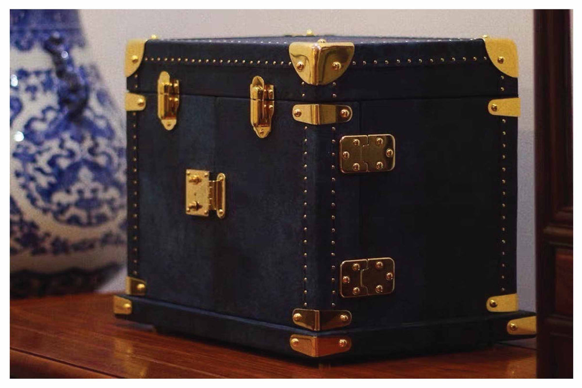 Clipper Closure for Suitcase II